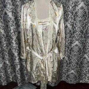 Morgan Taylor Floral Satin Robe Nightgown Set